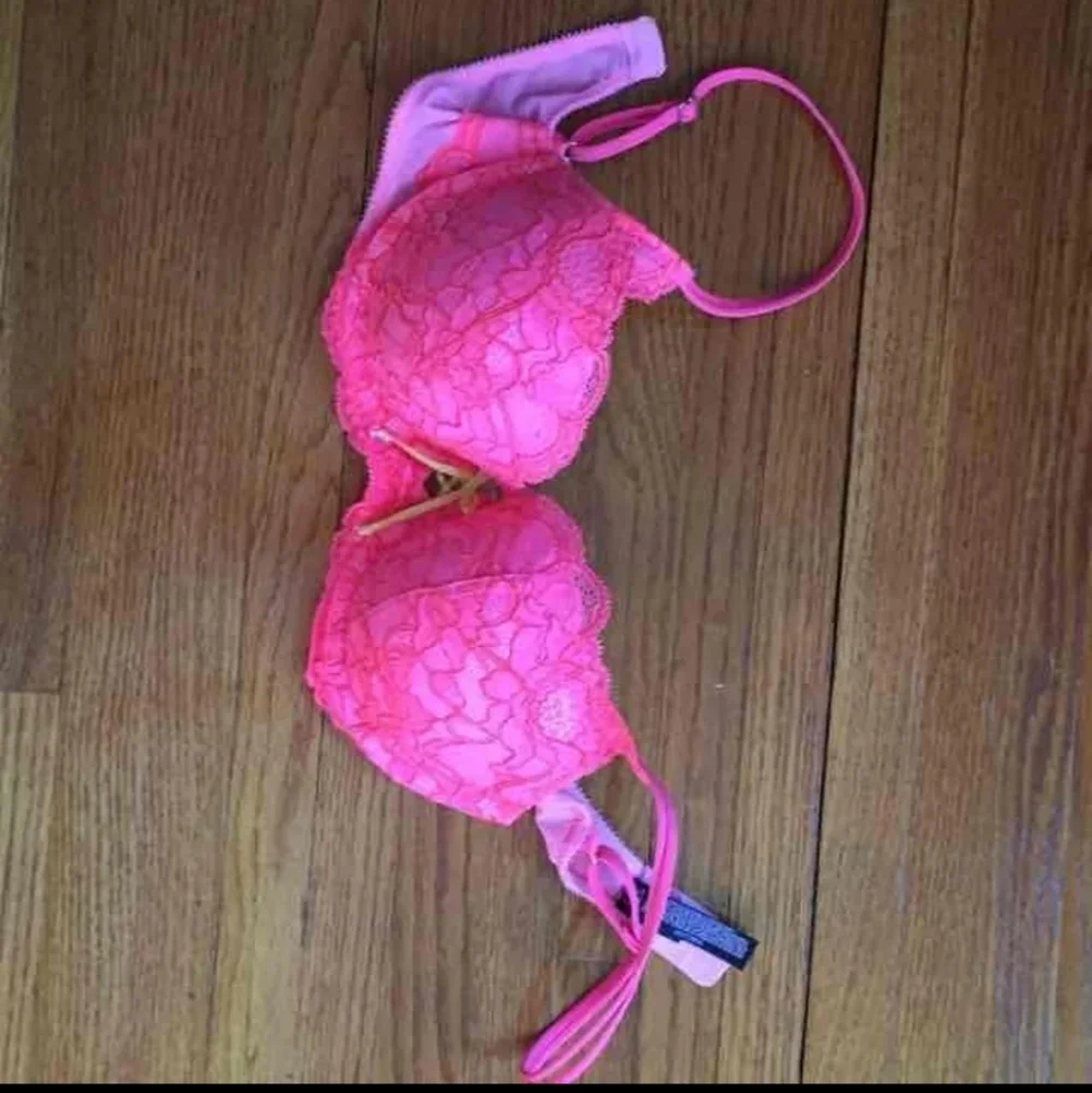 Bra - Picture 1 of 4